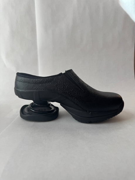 Taos Clog - Stamped Floral Gently Used
