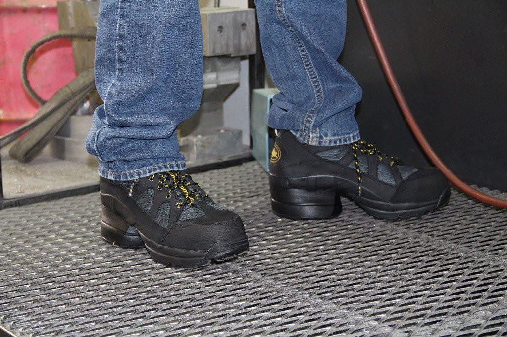 Z coil steel store toe work boots